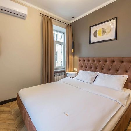 Design Apartment On Mykhailivskyi Ln. 4 Kiev Dış mekan fotoğraf